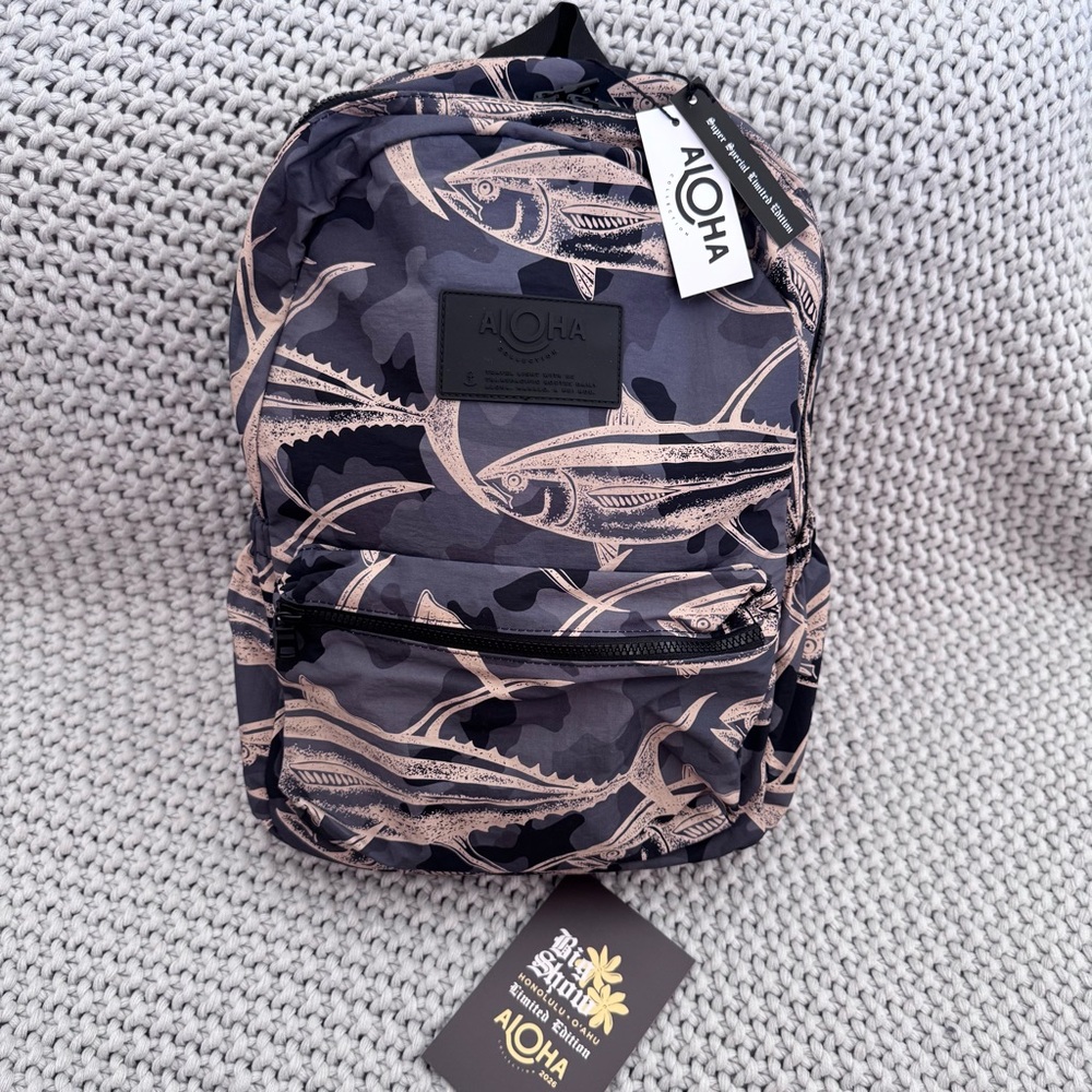 Aloha Collection• KEEP IT LIGHT Backpack AHI Camo Tacoma Tan/ Black